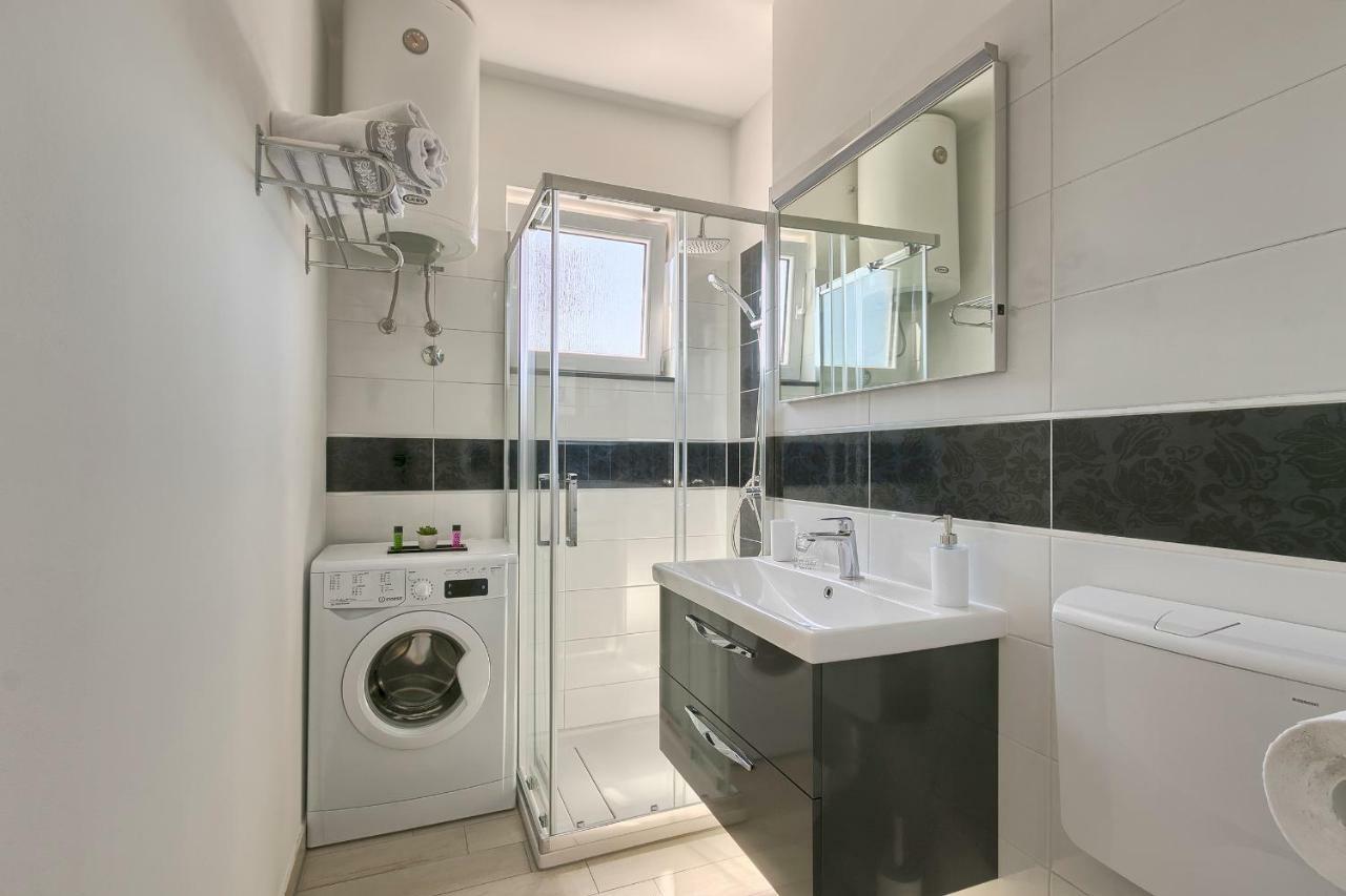 Ancora Center Apartment Pula Bagian luar foto