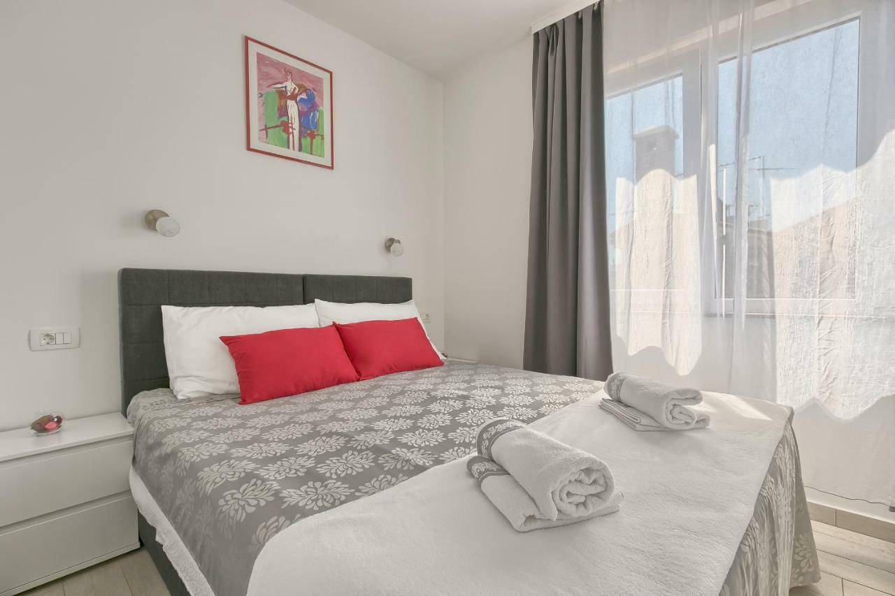 Ancora Center Apartment Pula Bagian luar foto