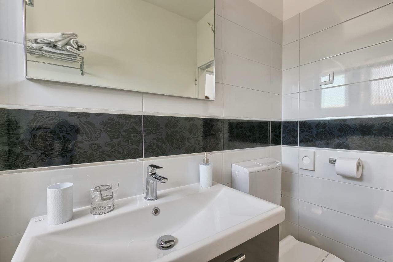 Ancora Center Apartment Pula Bagian luar foto